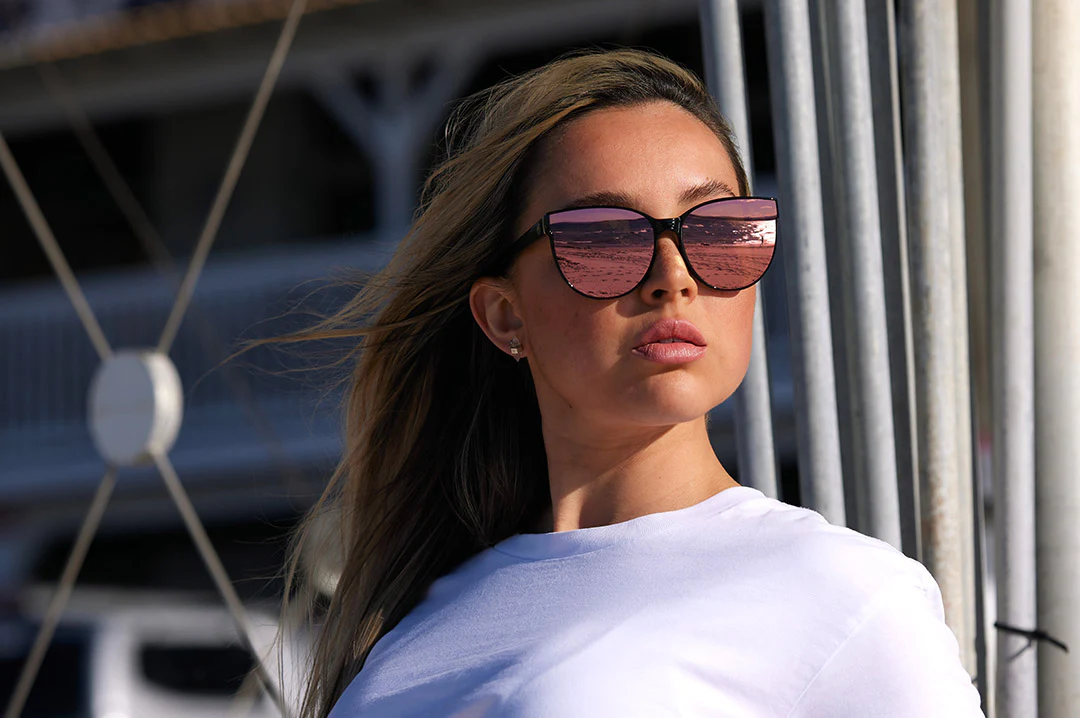 CARAT SUNGLASSES: Black Frame x Rose Gold - Image 4