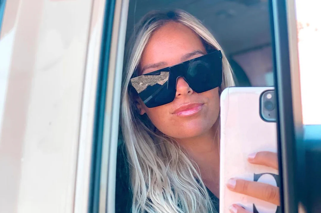 CLARITY SUNGLASSES: Black Frame x Black - Image 6