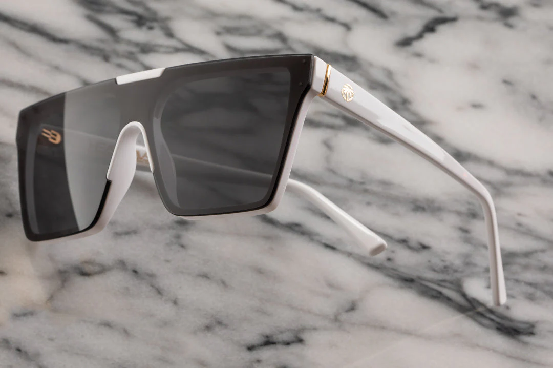 CLARITY SUNGLASSES: White Frame x Black - Image 2