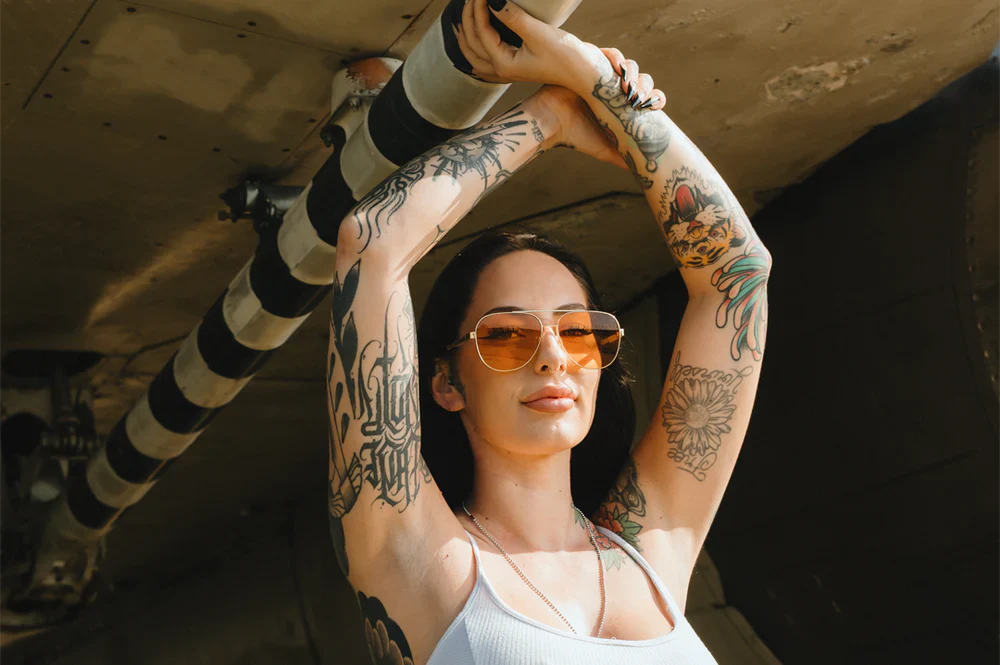 INCLINE SUNGLASSES: Gold - Amber Lens - Image 6