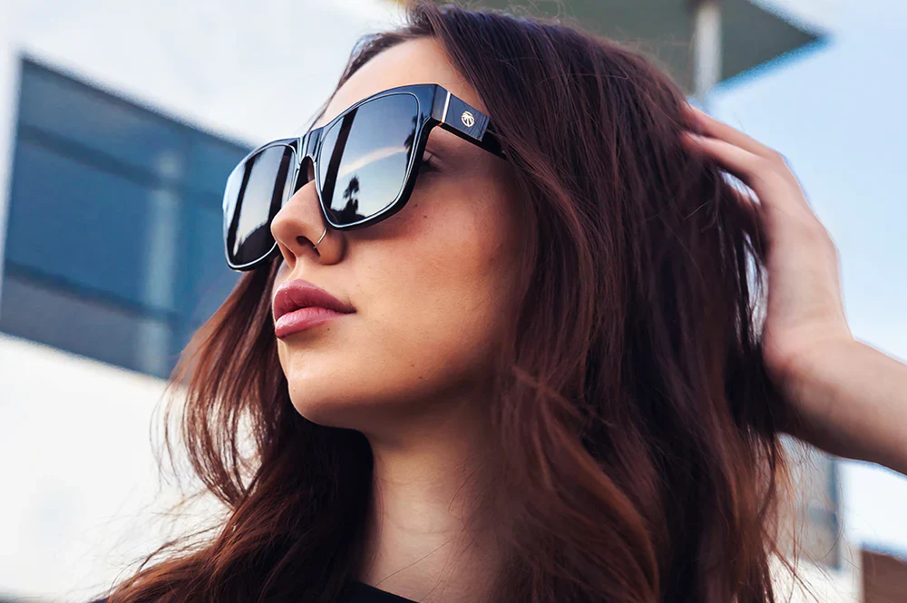 MARILYN SUNGLASSES: Ultra Black - Image 2