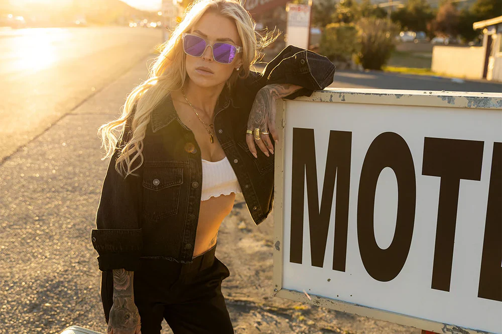 MARILYN SUNGLASSES: Vapor Frost Ultra Violet - Image 2