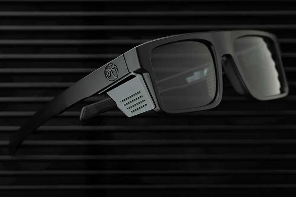 PERFORMANCE RAYTH SUNGLASSES: Black - Image 3