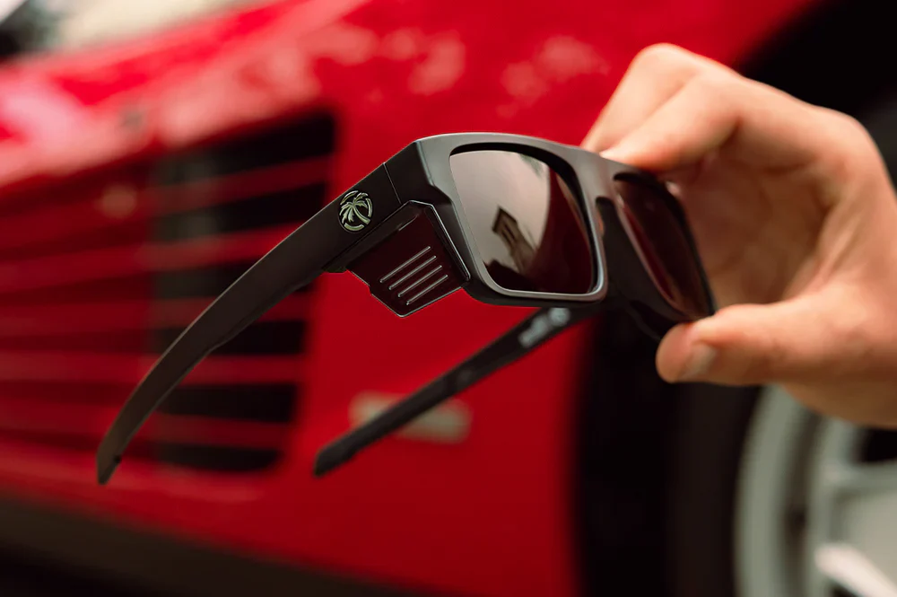PERFORMANCE RAYTH SUNGLASSES: Black - Image 8