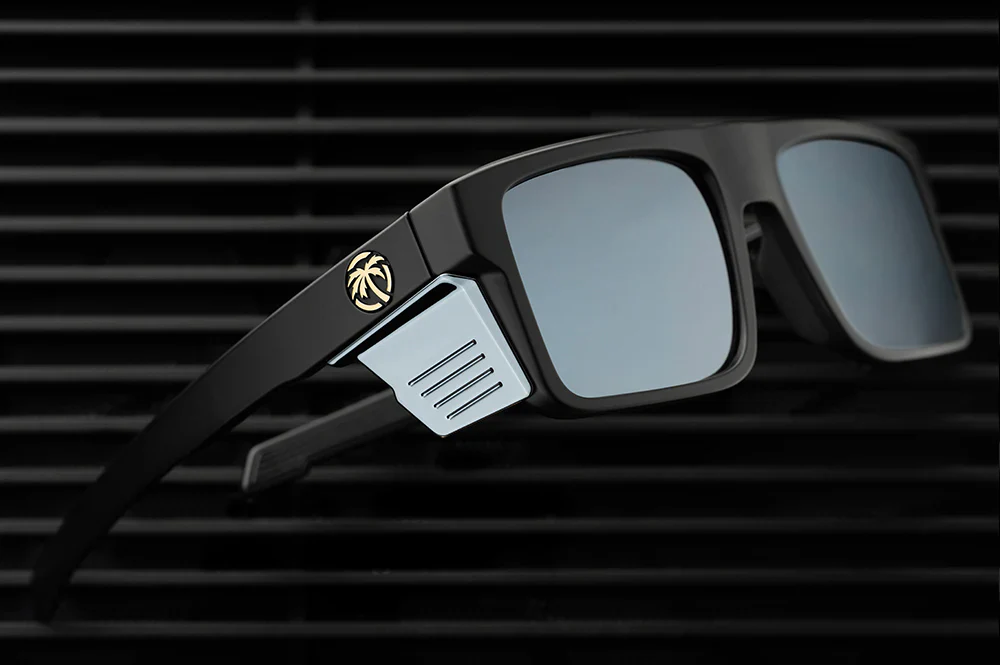 PERFORMANCE RAYTH SUNGLASSES: Silver - Image 6