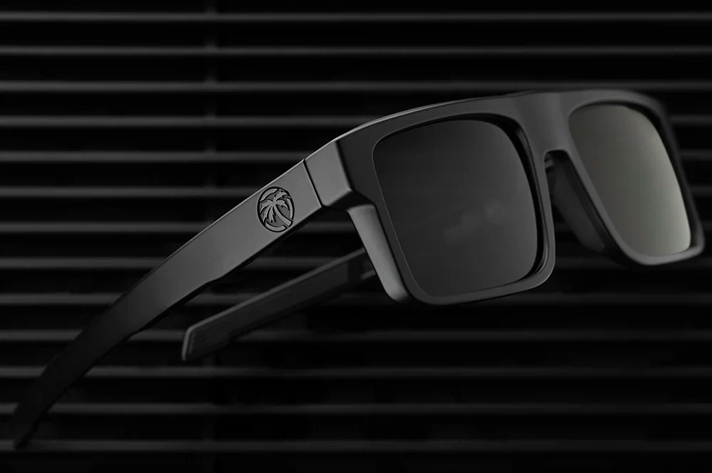 PERFORMANCE RAYTH SUNGLASSES: Ultra Black - Image 4