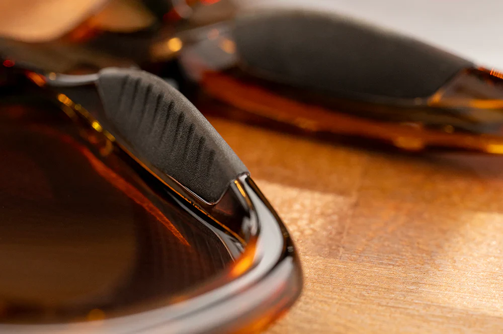 PERFORMANCE VISE SUNGLASSES: Tortoise - Image 10